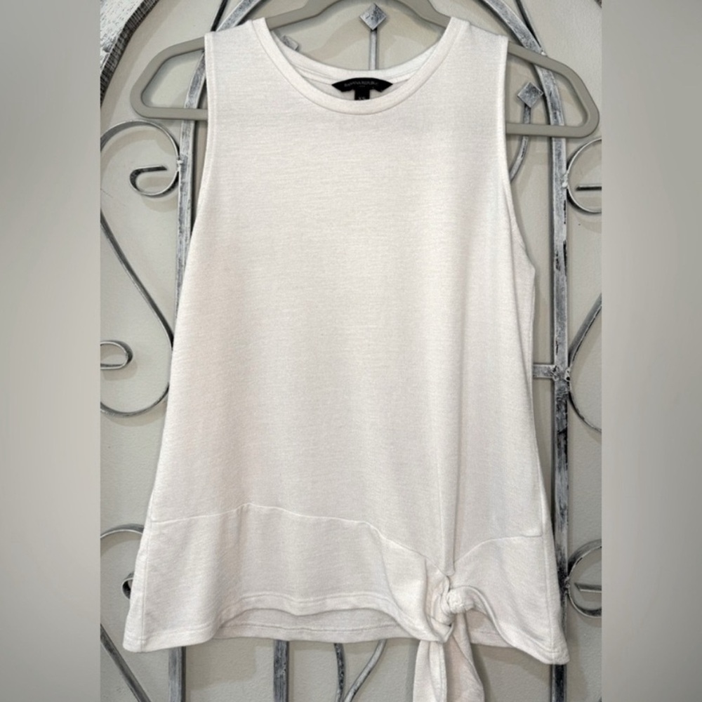 Banana Republic White Sleeveless Top with Knot Detail #1567
